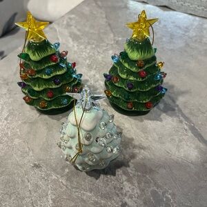 VTG. Mini Ceramic Light Up Christmas Tree Ornament Set(3)